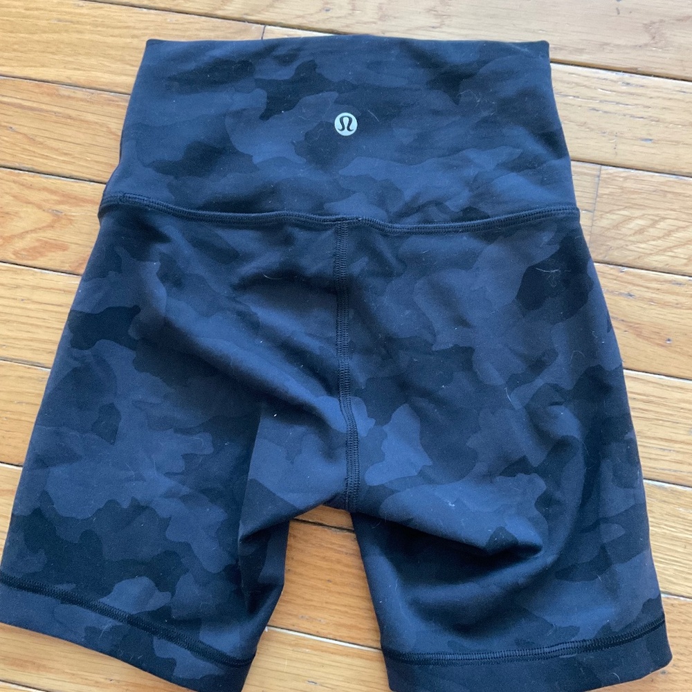 PERFECT condition Lululemon size 2 biker shorts in camo